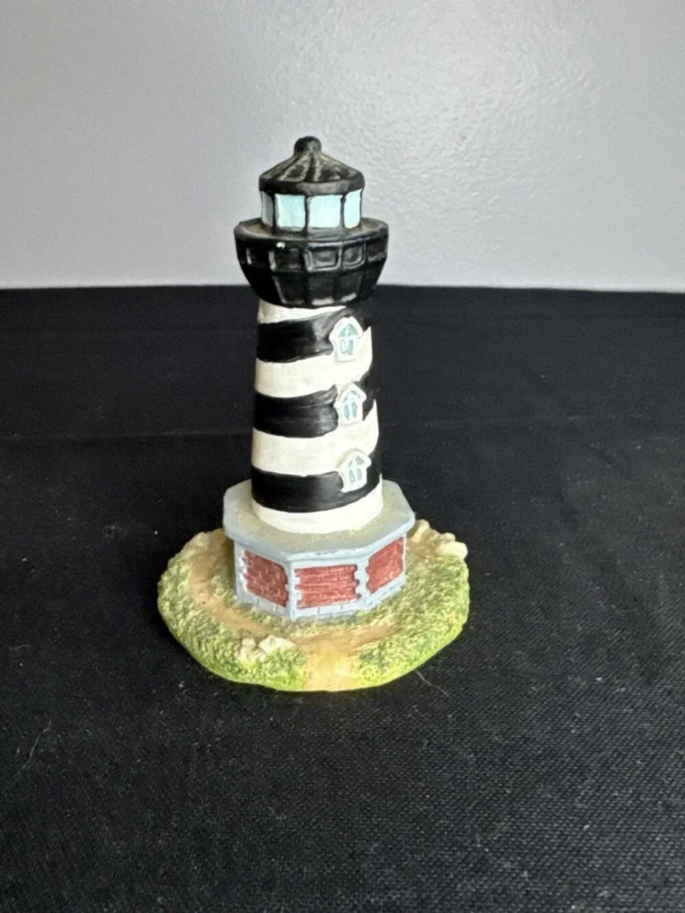 N/A lighthouse figurine